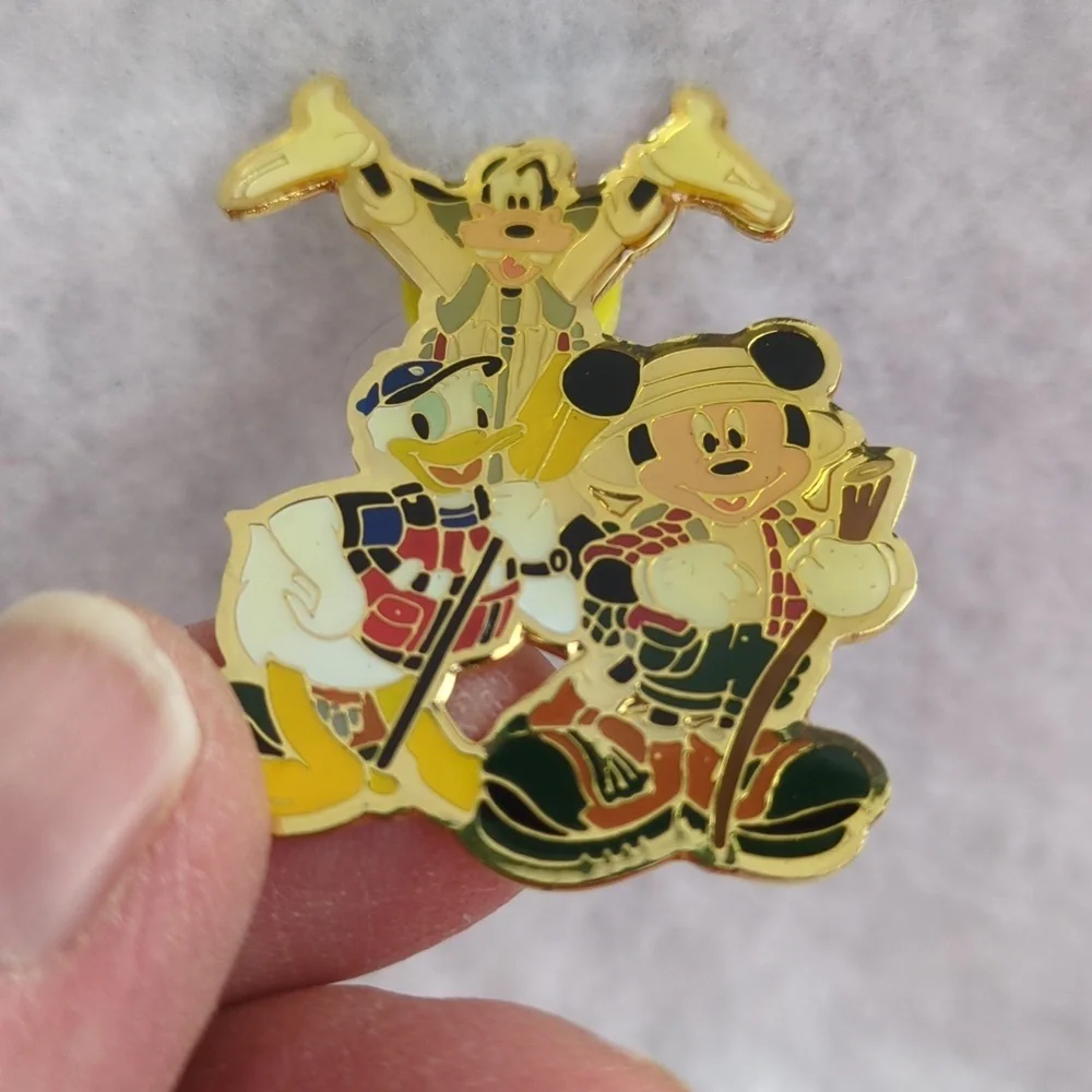Disney Pin California Adventure, With Goofy, Donald and Mickey!